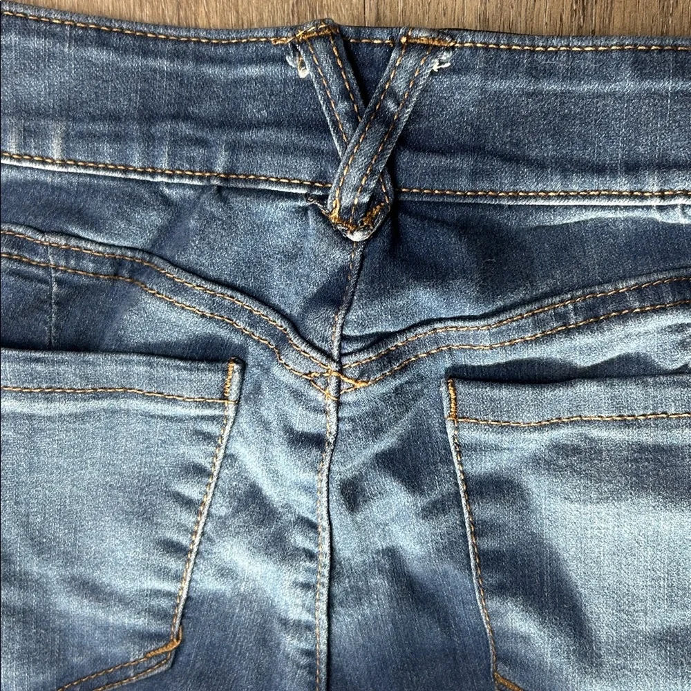 Democracy “Ab Technology” Ankle Jeans Size 2